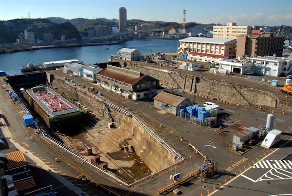 アメリカ海軍横須賀基地開放イベント：ドライドック見学ツアー